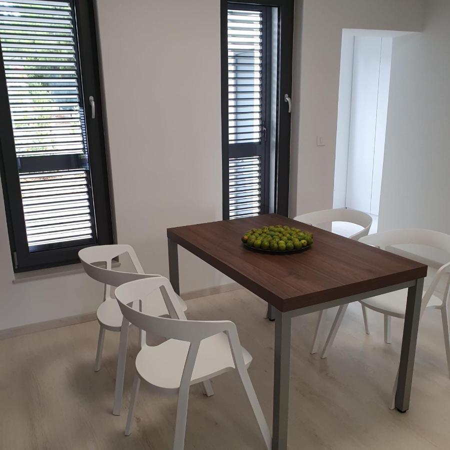 Villa Aquamarine Apartments ノヴァリャ エクステリア 写真