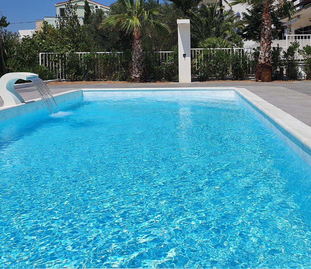 Villa Aquamarine Apartments ノヴァリャ エクステリア 写真