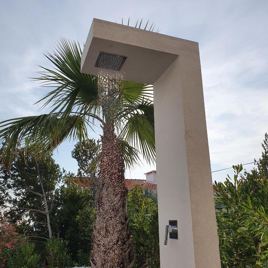 Villa Aquamarine Apartments ノヴァリャ エクステリア 写真