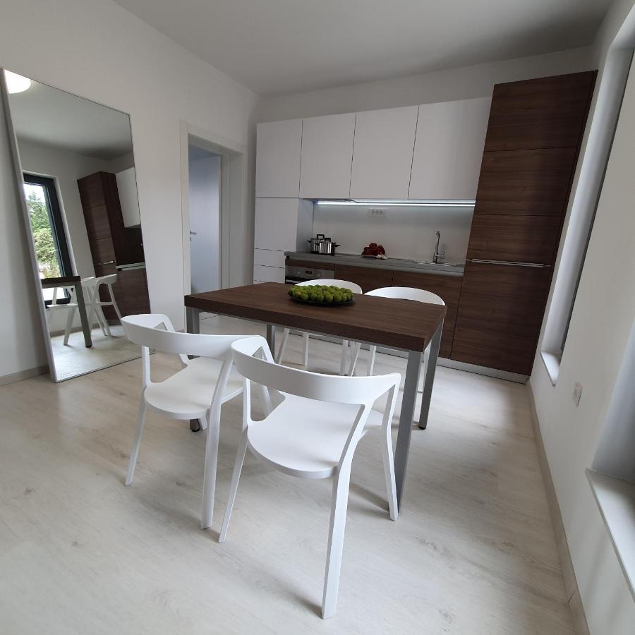 Villa Aquamarine Apartments ノヴァリャ エクステリア 写真