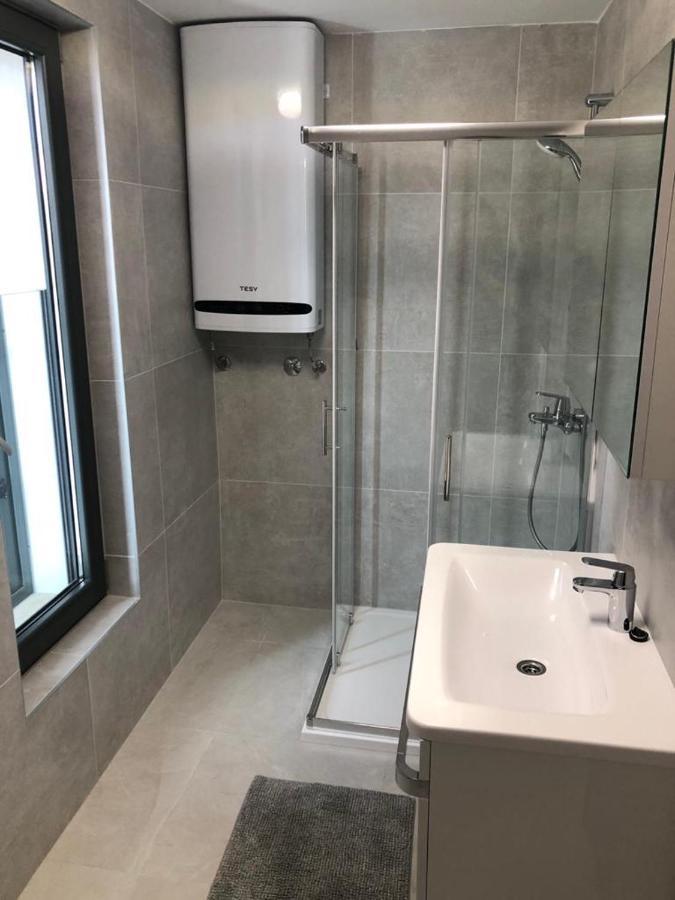 Villa Aquamarine Apartments ノヴァリャ エクステリア 写真